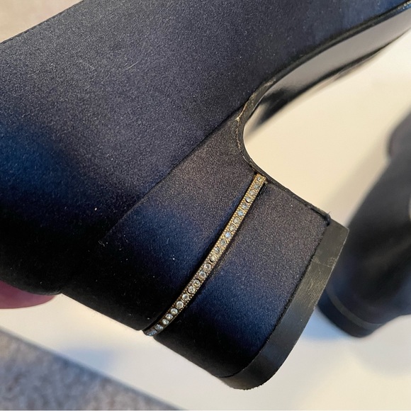 Salvatore Ferragamo block heel square toe black satin heels Size 7 narrow - Picture 6 of 8